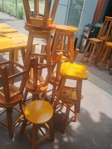 Banquetas Quadrada e Redondas