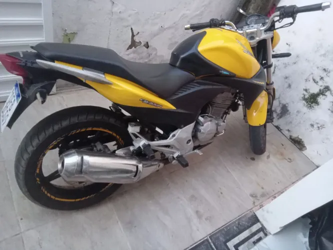 Honda CB 300 conservada 