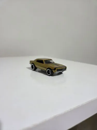Hot Wheels Camaro 67 premium