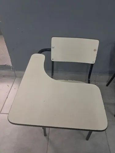 Cadeiras de estudante