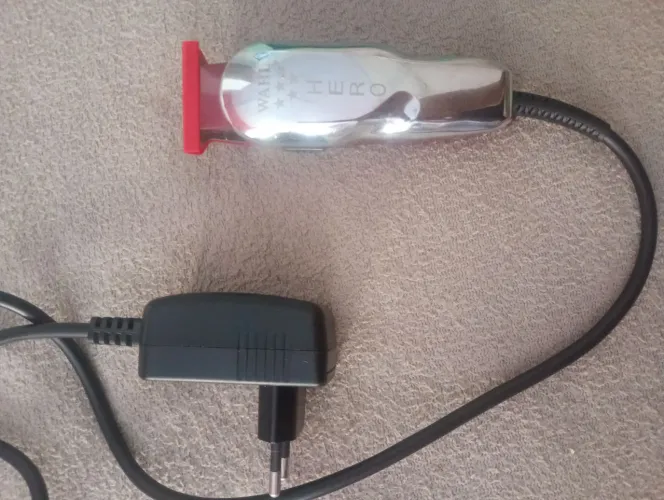 Vendo essa máquina de barbear e fazer pezinho