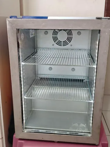 Freezer vertical expositor Redbull