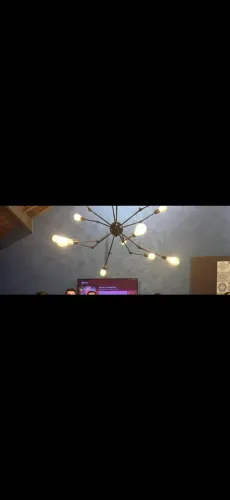 Lustre com lâmpada