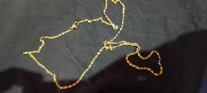Vendo este cordão fino
