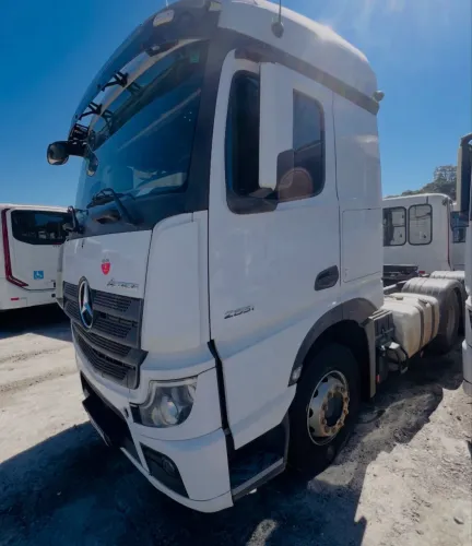 Mercedes Benz 2651 ano 2022, 6x4, automático, em SP