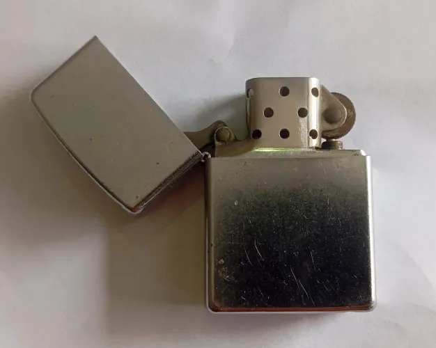 Esqueiro Zippo 04