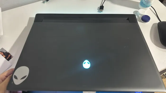 Alienware m16 r1 i9 1TB 32GB + mouse