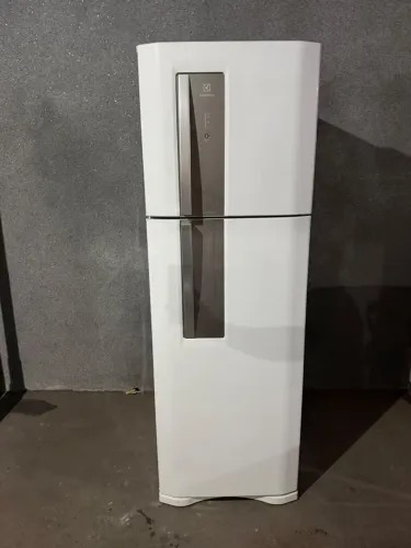Geladeira Electrolux 382 litros frost free