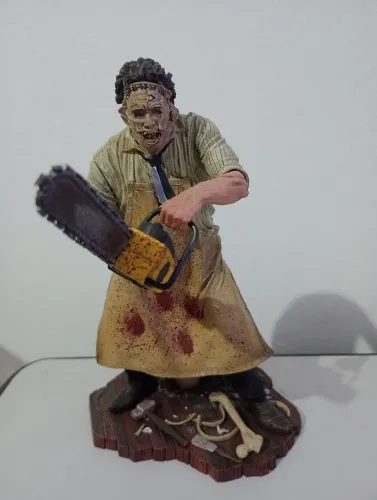 Leatherface Neca Cult Classics O massacre da serra elétrica 