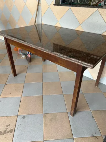 Mesa de mármore