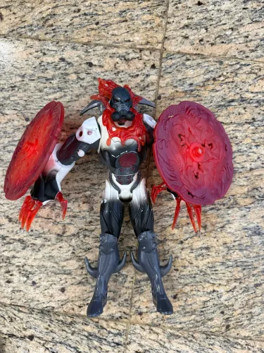 Toxzon vilão max steel