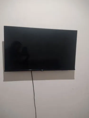 Vendo Televisão Smart TCL De 32 toda boa Oque falta e as pilhas pra ligar Ela