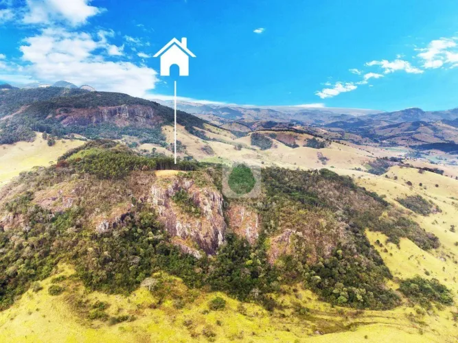 Terreno com platô projetado sobre a rocha e excepcional vista à venda, 72600 m² por R$ 2.9