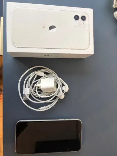 Iphone 11 branco - 64gb