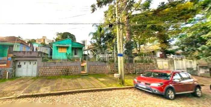 Terreno à venda no bairro Jardim do Salso com 336 m² para você construir o seu projeto