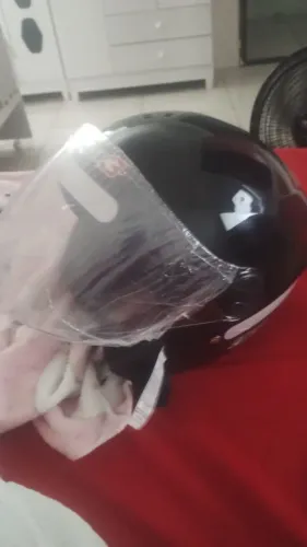 Capacete vendo novo a vista 100