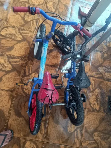 Duas bicicletas infantil aro 16