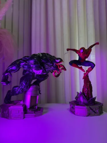 Dupla Spider e Venon Spider vs Villains 1/10 Iron Studios 