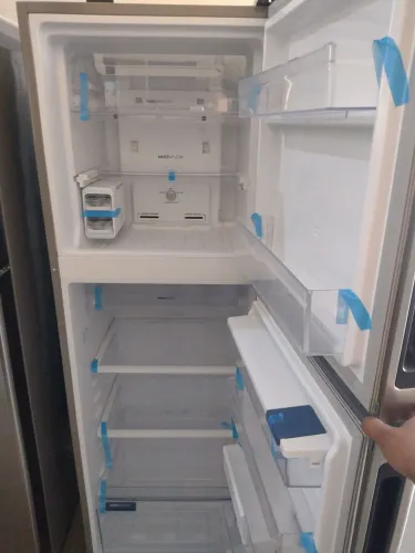 Electrolux inverter 409 litros com Dispenser de água