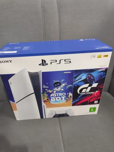 Play 5 lacrado com mídia física 1tb para rodar GTA 6 em ótimos gráficos.
