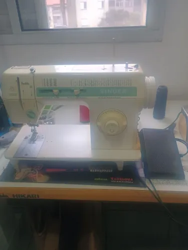 Máquina de costura Singer Facilita 43