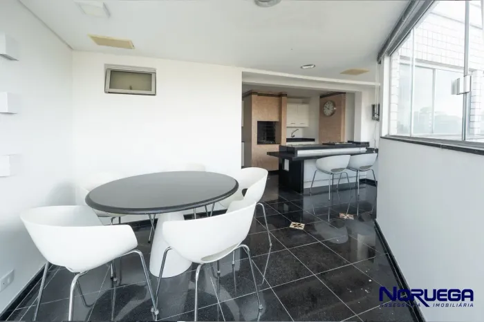 Cobertura duplex à Venda no bairro Ahú em Curitiba