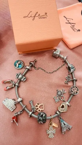 Pulseira Live VIVARA com corrente de segurança e 14 Berloques