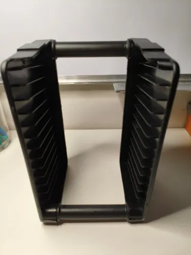 Porta CD com capacidade para 12 CDs