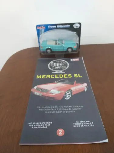 Carro em miniatura Mercedes SL da coleção Super Carros da Maisto