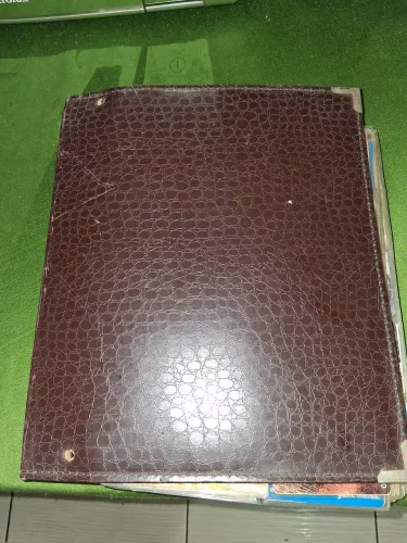 Vendo esse álbum para colecionador de figurinhas de cartão de telefone