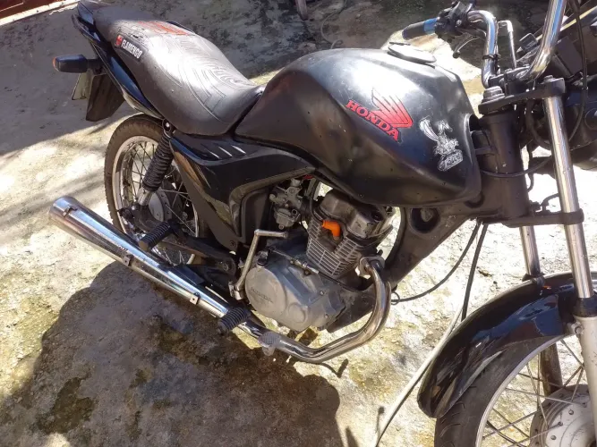 Honda cg fan 125 KS. $ 4.000 Léia