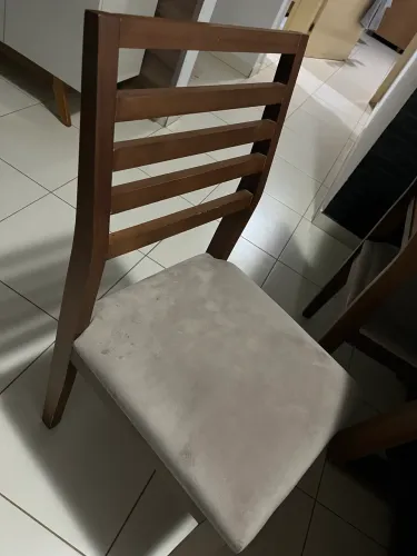 Mesa com 6 cadeiras usada