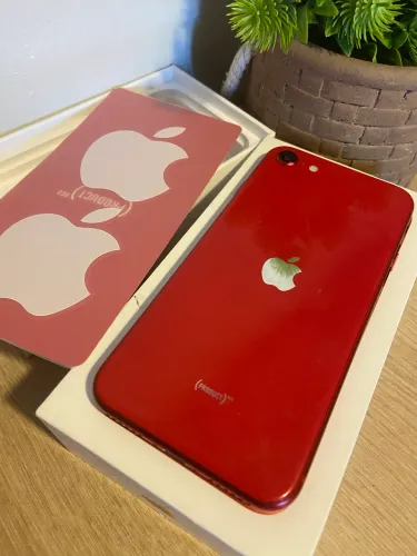 iPhone SE 2020 Red