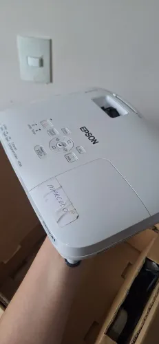 Projetor Epson PowerLite X10+ HDMI - Apenas 272h de uso! (Com caixa)