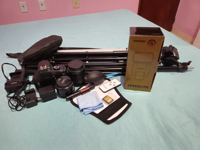 KIT CÂMERA CANON T100 COM ACESSÓRIOS