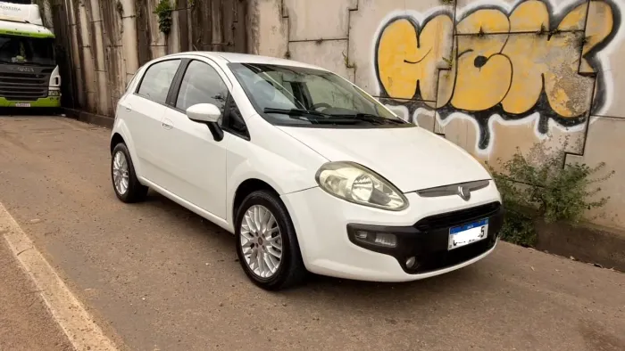 Fiat Punto Essence 1.6 Flex 16V 5P 2013