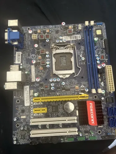 Placa mãe Foxconn H61MX V2