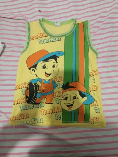 Troco por roupa de menino tamanho 8 anos ou por roupa de bebê  menina tamanho M ou G