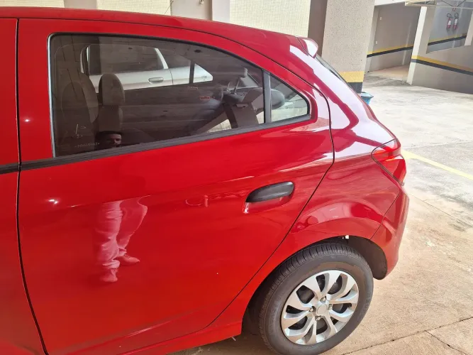 Chevrolet Onix Hatch LS 1.0 8V Flex Power Mec. 4P 2015