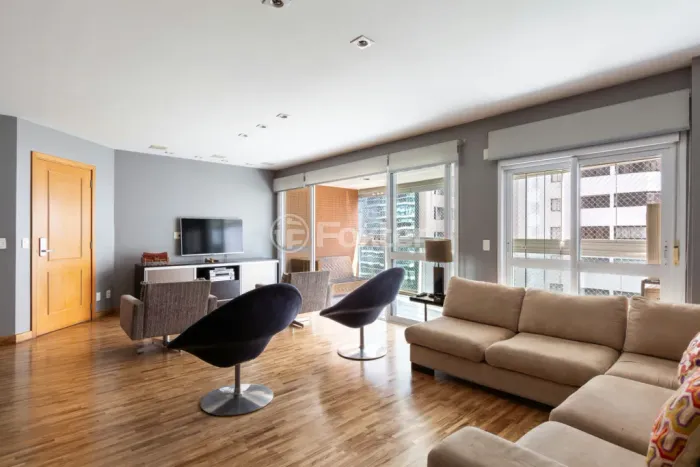 Apartamento à venda Rua Helena, Vila Olímpia - São Paulo