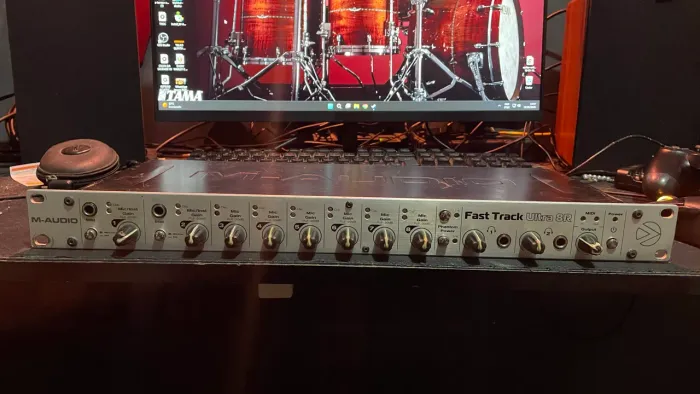Interface de audio M-Audio Fast Track Ultra 8r