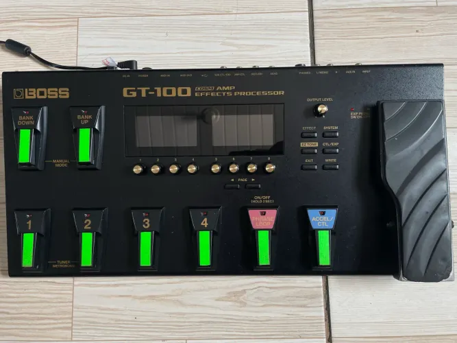Boss GT100