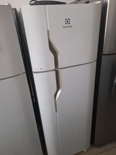 Geladeira Electrolux dúplex 