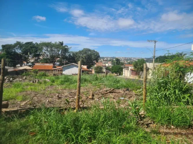 Terreno à Venda no Bairro Roosevelt Uberlândia/MG