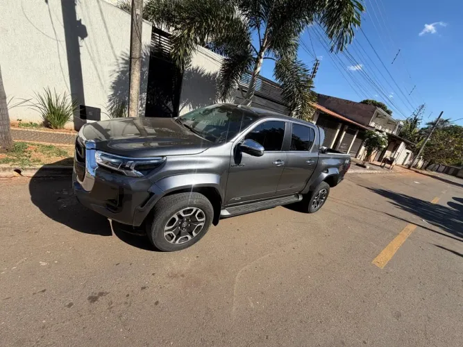 Toyota Hilux CD SRX Plus 4X4 2.8 TDI Die. Aut. 2024