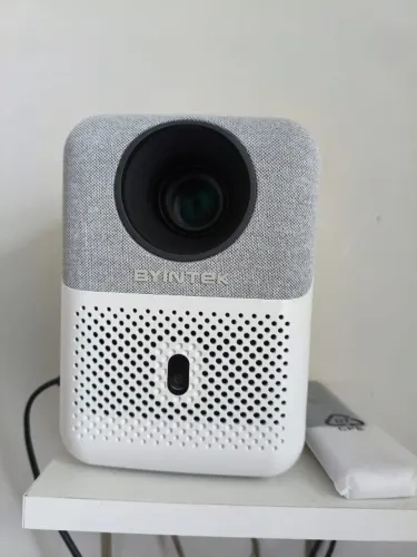 Projetor Byintek U4 1080p Wi-Fi Bluetooth Android Portátil 30-200" LED