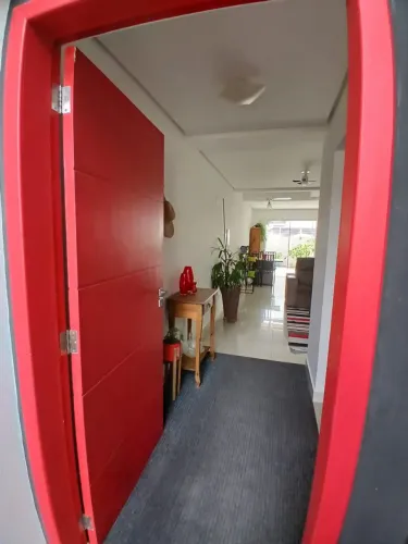 Casa aceita financiamento/ sul da ilha
