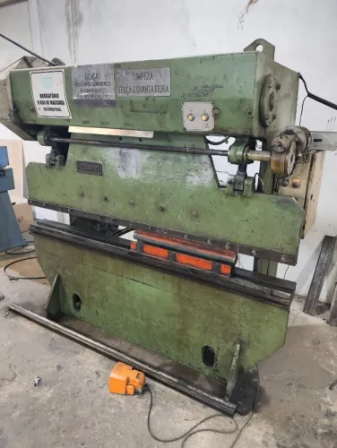 Dobradeira Excêntrica Calvi 2m / 40 Toneladas - Com Matrizes