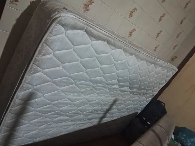 Vende-se colchão casal