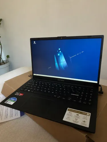 Notebook ASUS VivoBook Go 15 AMD Ryzen 5 7520U 8GB 512GB SSD KeepOS Tela 15,6